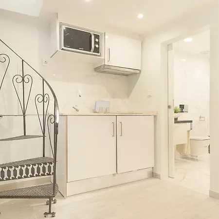 Cosy Duplex House In Downtown Лиссабон