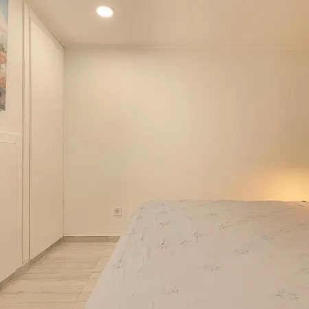 Cosy Duplex House In Downtown Ferienhaus